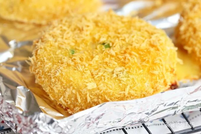 酥脆绵软的可乐饼,一咬就掉渣,香!!!
