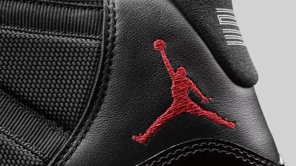 潮闻快食丨黑红Air Jordan XI抢先实物鉴赏, Supreme x Martin Wong联名系列释出