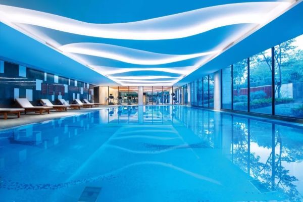 湖光山色里的深氧酒店!5分钟直达湿地公园!湖州皇冠假日酒店2晚套餐
