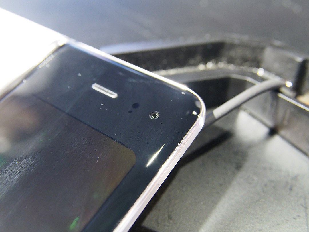 SAMSUNG 三星 W20 5G手机发布会上手图赏，W2019的满分升级，经典翻盖迎来折叠屏