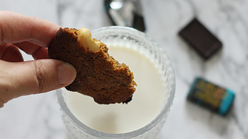 烘焙的那些美好时光 篇七十二：超治愈系甜点，秋冬就好这一口：不用打发黄油的巧克力曲奇！ 