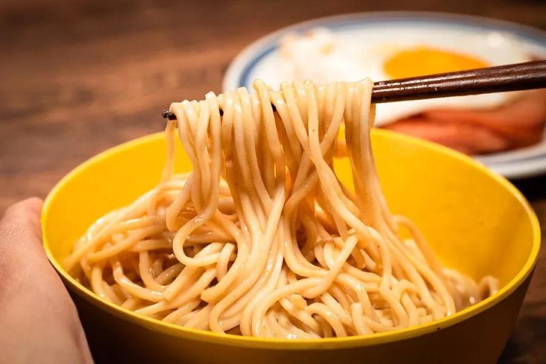 洗发水味泡面居然能防脱发?!2019年最值得囤的泡面,看这一篇就够了!