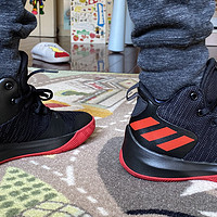 给儿子买的第N双鞋 篇六十八：红黑配色的adidas Explosive Flash儿童篮球鞋