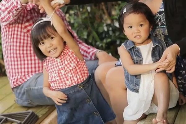 139㎡被他以北欧混搭工业风装修,装出个性客厅、亲子餐厅,还有一家四口同乐的南洋庭院