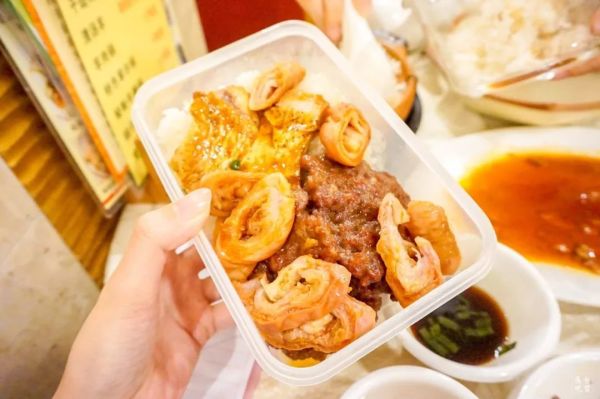 救命!这家餐厅的菜有怪味,开了30年怎么还没人投诉?