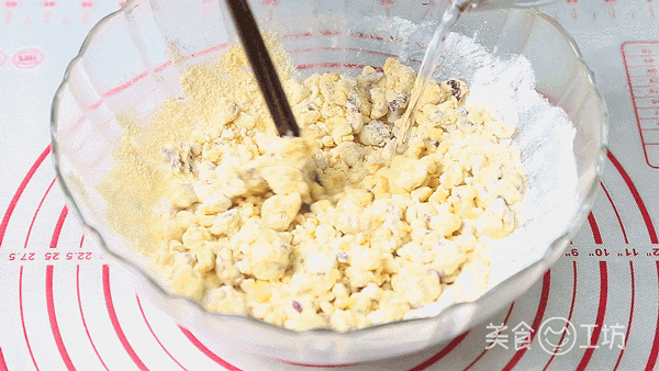 只需开水烫一烫,不放发酵粉,做出的面食一样松软可口!