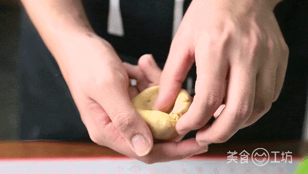只需开水烫一烫,不放发酵粉,做出的面食一样松软可口!