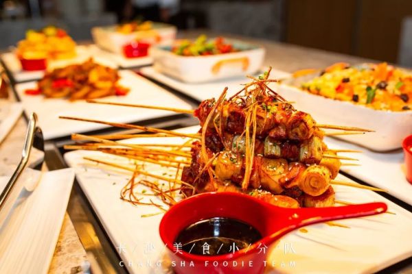 欢乐启程!荟萃全球美食的长沙大王山假日酒店今天开业了!