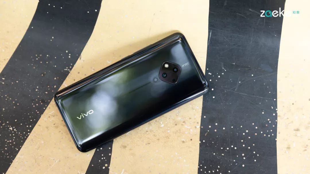 更具“菱感”的vivo S5，想要再度“照亮你的美”