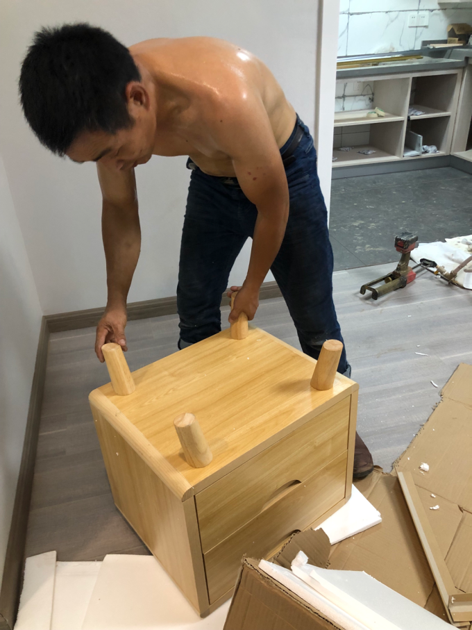 床头柜