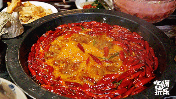 12.gif 火遍全国的神级火锅开到河西,一口征服你的胃!