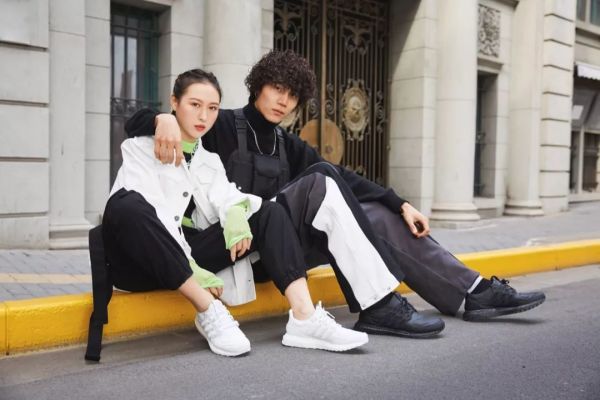 对质感有追求的潮人们,究竟会选择哪一双跑鞋?