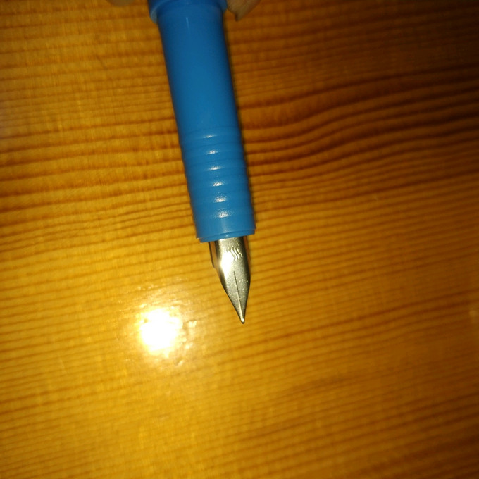 施耐德钢笔