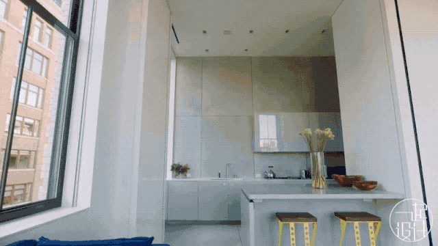 设计师爆改 306㎡ LOFT ,用玻璃夹层做出 600㎡ 既视感!