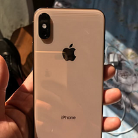 作为苹果上一代的旗舰，iPhone XS