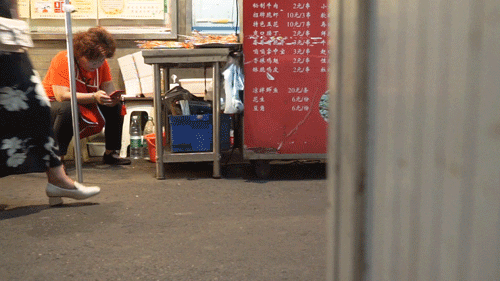 成都人,不要再去挤建设路小吃街了!