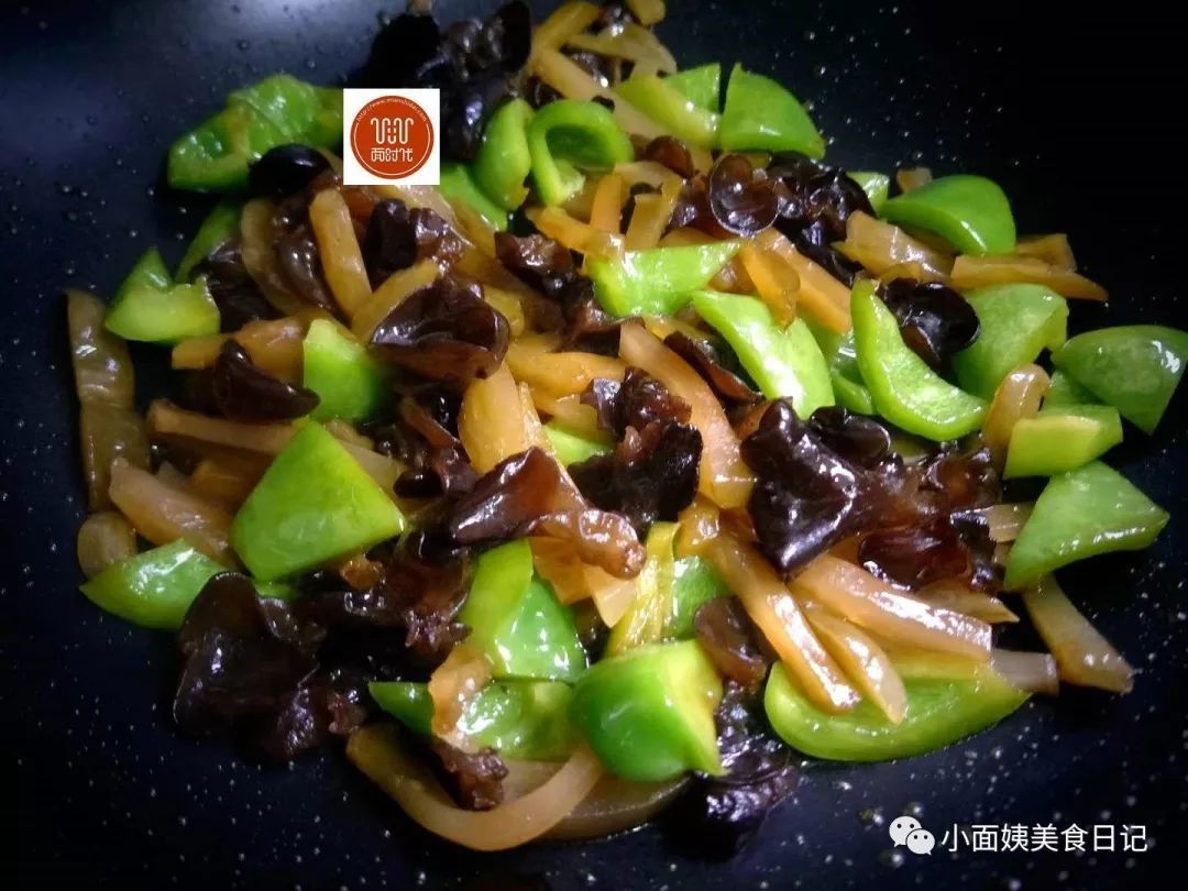 随意搭配几样蔬菜一起炒,原来这么好吃,价格很廉价,清肠又排毒