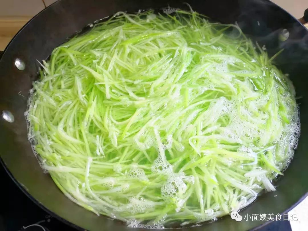 萝卜馅包子这样调馅,比肉包子香,儿子一口气吃5个,直夸太美味 !