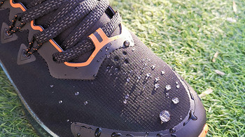 小广说物 篇六十二：最近很热门的361度雨屏跑步鞋，来看看效果怎么样？