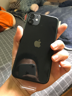 朋友在拼多多下单了一台iPhone11