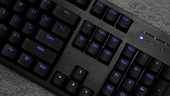雷柏V808樱桃红轴机械键盘：手感舒适、灯光静谧，兼顾游戏与日常使用