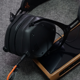 美国电音经典型号的终极版诞生 V-MODA M-100 MASTER评测