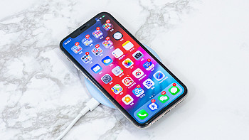 多设备自适应供电，满血喂饱iPhone 11 Pro：华硕 ASUS W1G无线充电器评测