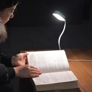 只护眼还不够，摩米士Q.LED flex台灯还支持无线充电