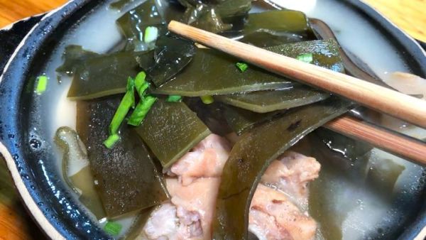 理工28元/份的夜蹄花,海带雪豆和汤还是免费续!