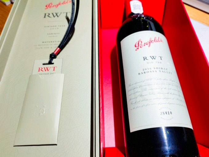 奔富红葡萄酒