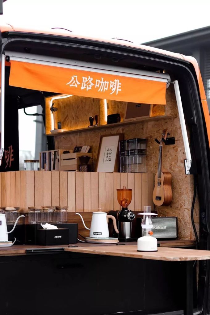 微信图片_20191230112724.jpg 广州男孩改装了一辆公路咖啡车,一路向西把咖啡卖到了西藏