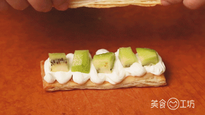 一张2块钱飞饼,花10分钟,做出大师级甜品