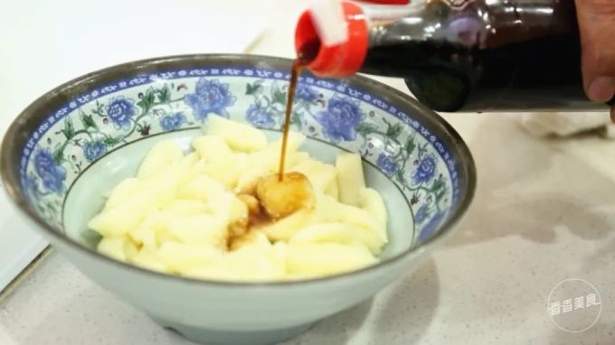 简单几招就让土豆华丽变身,这种美食学到就是赚到