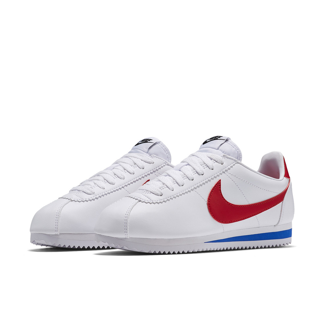 为躲避姑姑的压岁钱我穿了Cortez，谁知后来姑姑选了Joyride... NIKE新年广告真不错