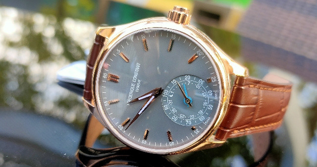 你呈现的样子才是伪装,Frederique Constant康斯登智能表FC-285LGS5B4