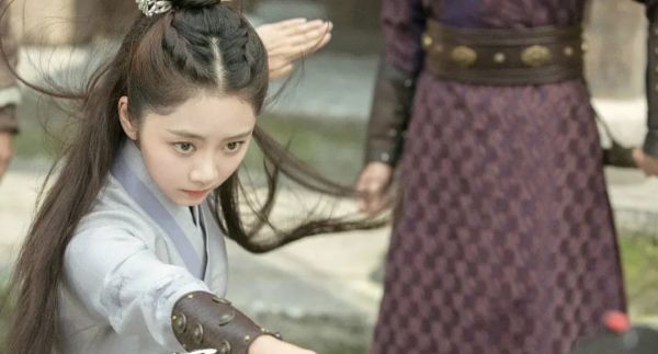 30岁的她再演少女,就算抠图注水也想熬夜追完
