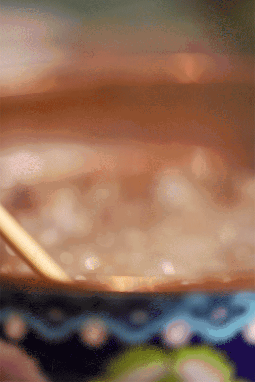 捞起肉块.gif 被西丽人私藏了3年的店,来福田啦!