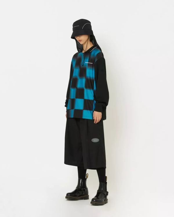 潮闻快食 | Burberry释出AirPods豹纹保护套;Randomevent发布2020春夏LOOKBOOK