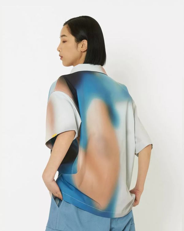潮闻快食 | Burberry释出AirPods豹纹保护套;Randomevent发布2020春夏LOOKBOOK