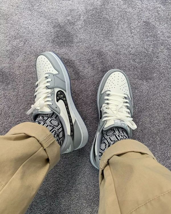 潮闻快食 | 低帮版本Dior x Air Jordan 1曝光;OPICLOTH 2020SS春季系列正式发布