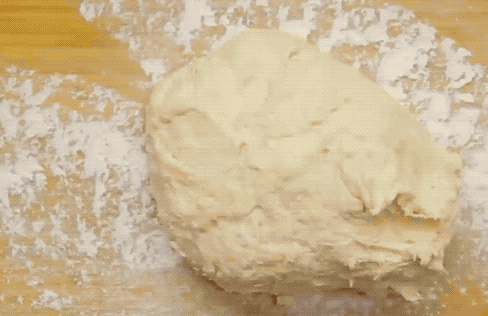 用电饭锅也可以做吐司,不硬不糊底,柔软可口,窍门就在这里面哦 !