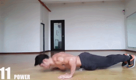 怎么做俯卧撑，练胸肌才最好？