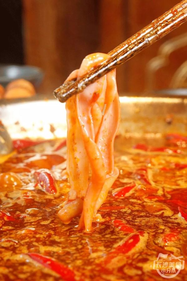 招牌菜品免费吃,无限续!吃完老板还送钱?这家店疯了~