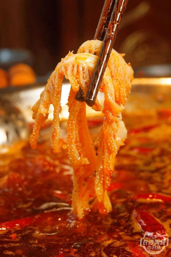 招牌菜品免费吃,无限续!吃完老板还送钱?这家店疯了~