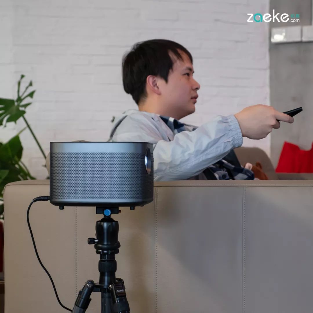在卧室里的娱乐,就交给极米H3吧