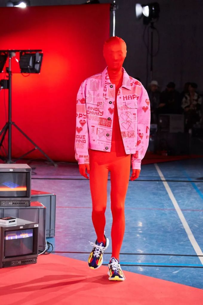 潮闻快食 | Dior x Jordan Brand正式发布服饰与配饰系列;Supreme x MLB联名企划曝光