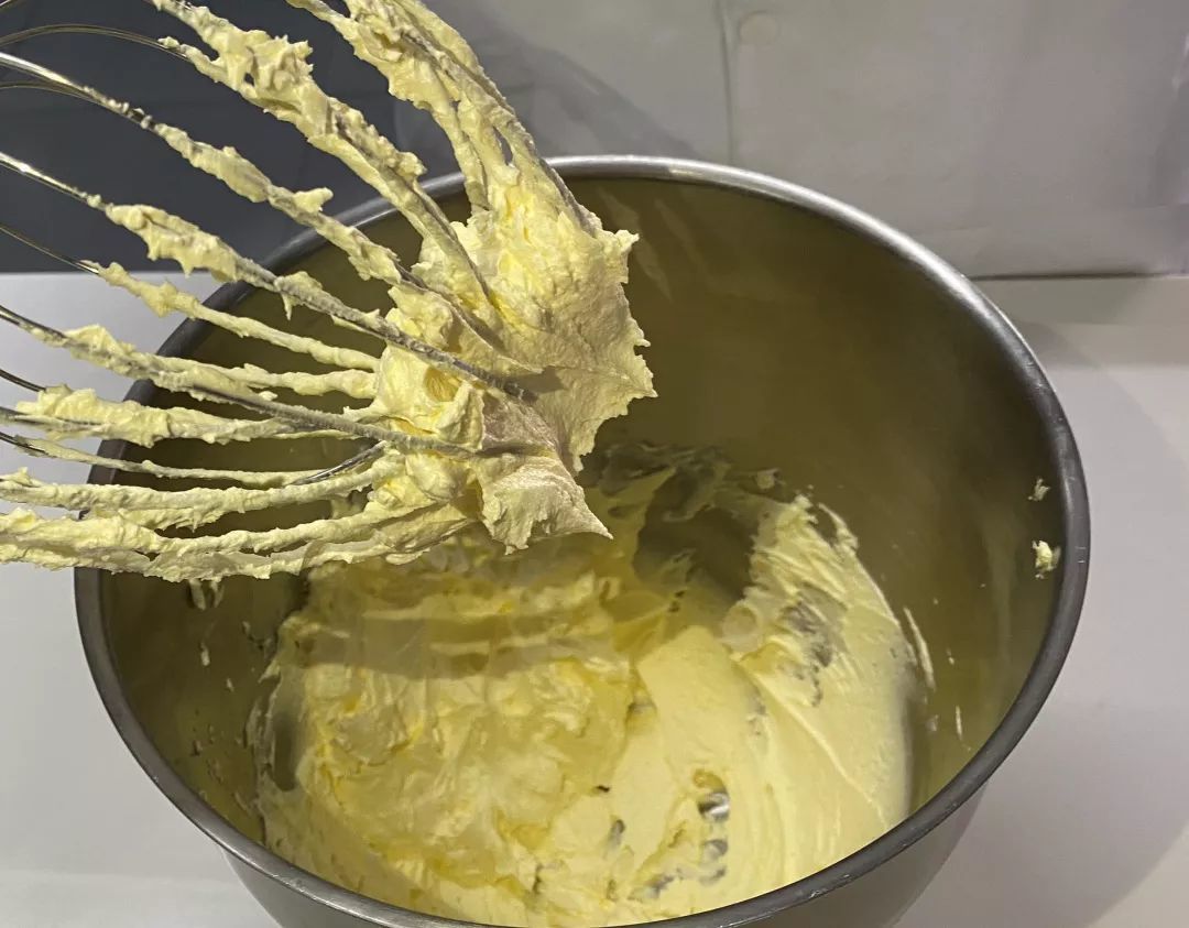 情人节倒计时!这款鲜花水果桶蛋糕给她甜蜜的暴击!