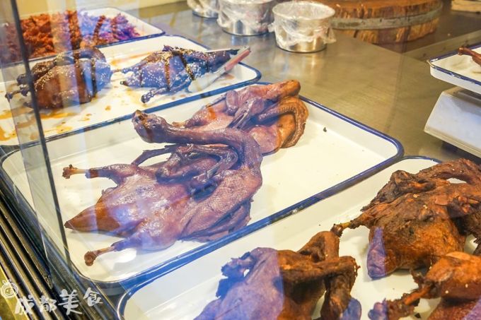 成都出发1h到的洞穴温泉、森林温泉,人均10+打卡周边美食!