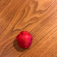 
特别的酒心巧克力，黄酒的，味道一般吧，