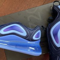 Nike最新的气垫形态——Air Max 720休闲鞋